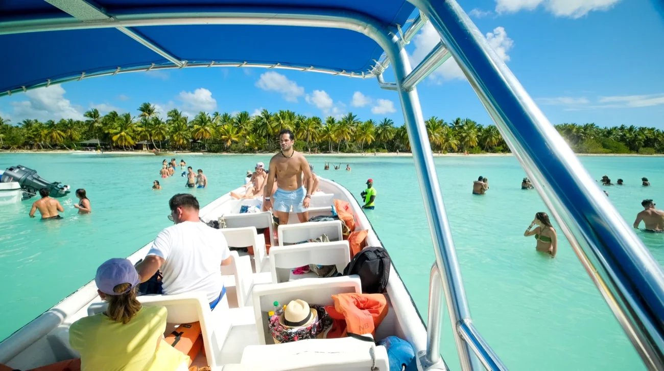 Travellers and boats in Caribbean waters